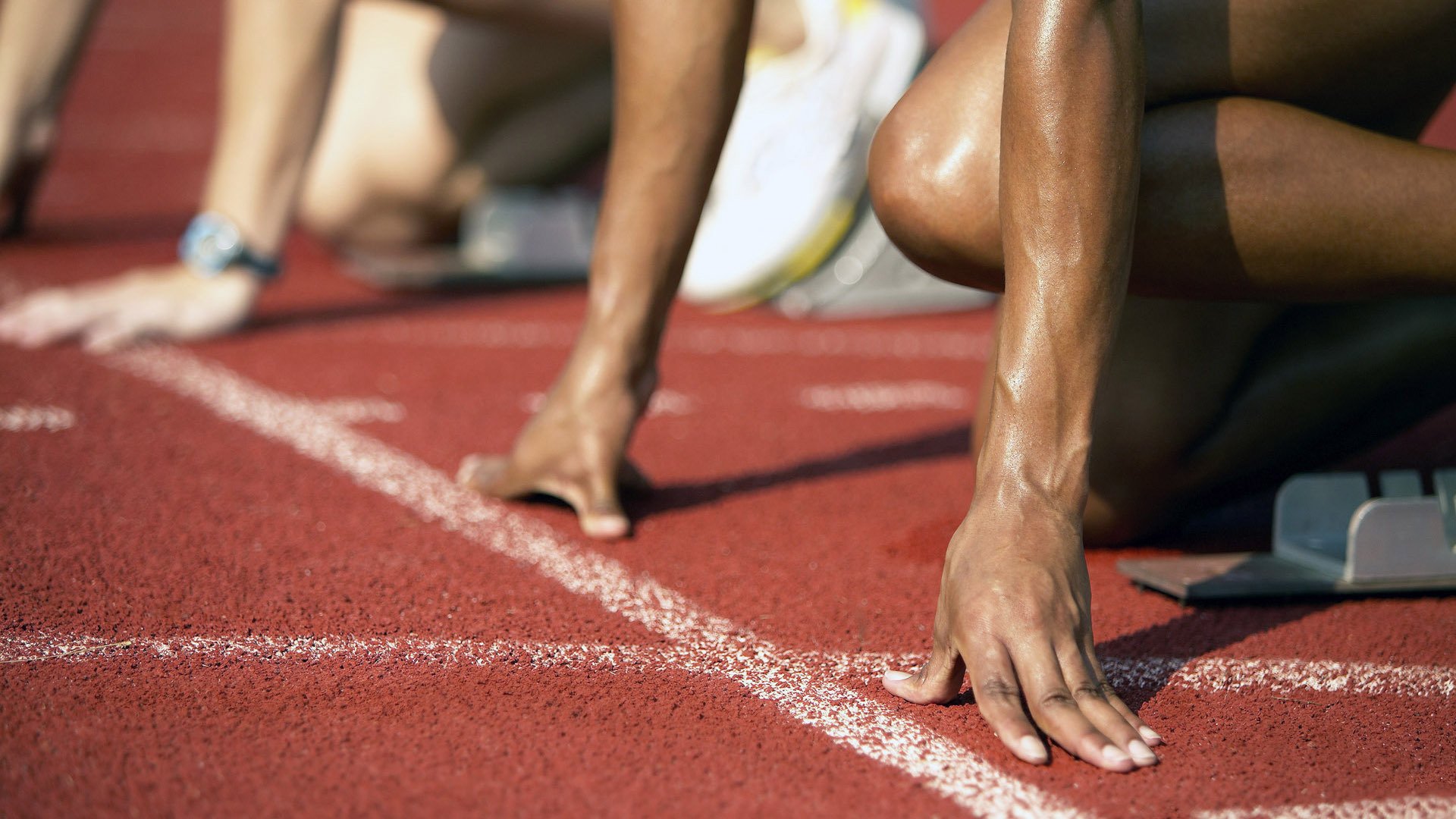 全国青少年竞技飞盘比赛火热展开,青少年热情高涨,飞盘比赛海报